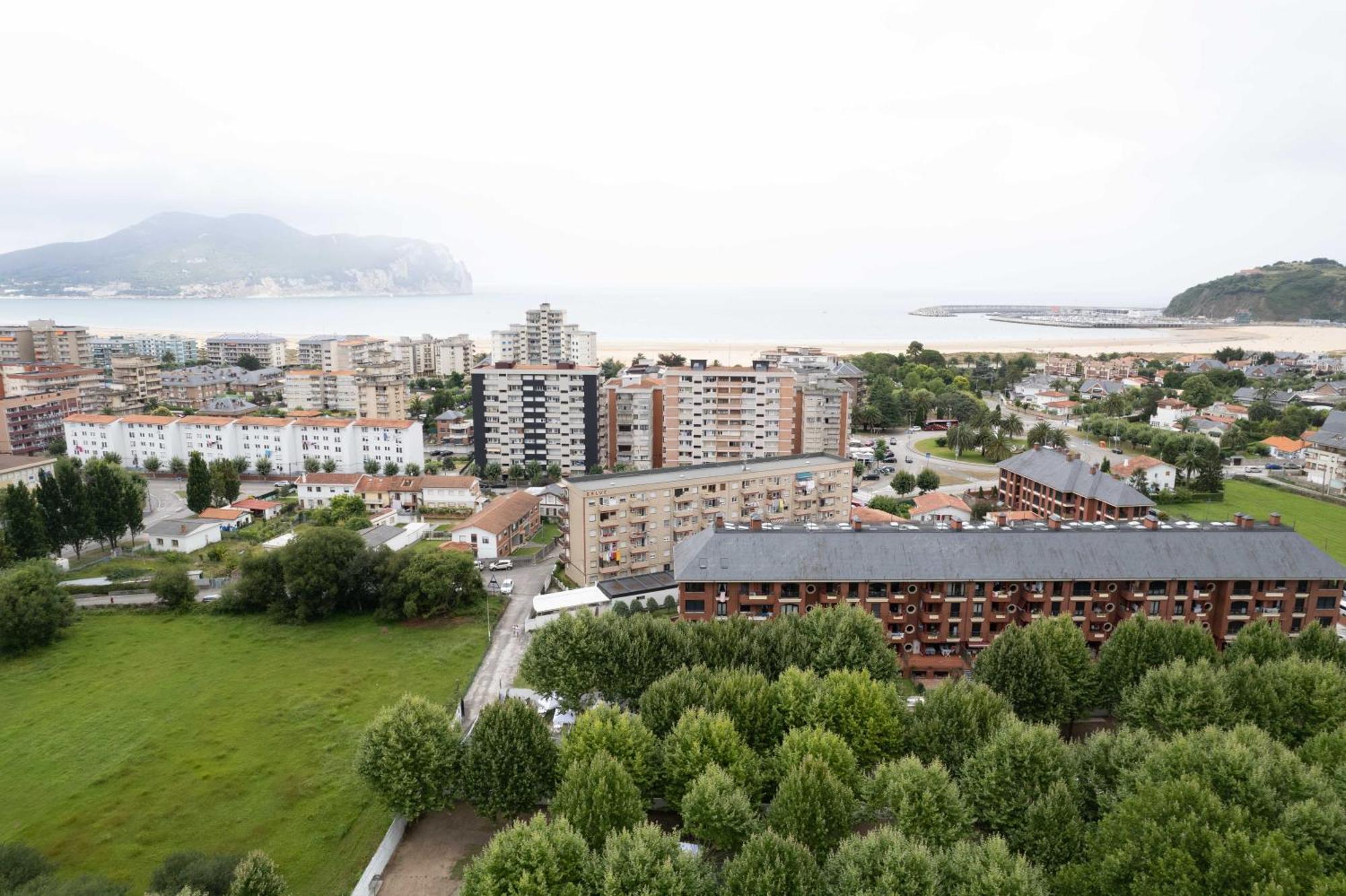 Alojamiento - Bungalows En El Centro De Laredo A 200 M De La Playa Zewnętrze zdjęcie